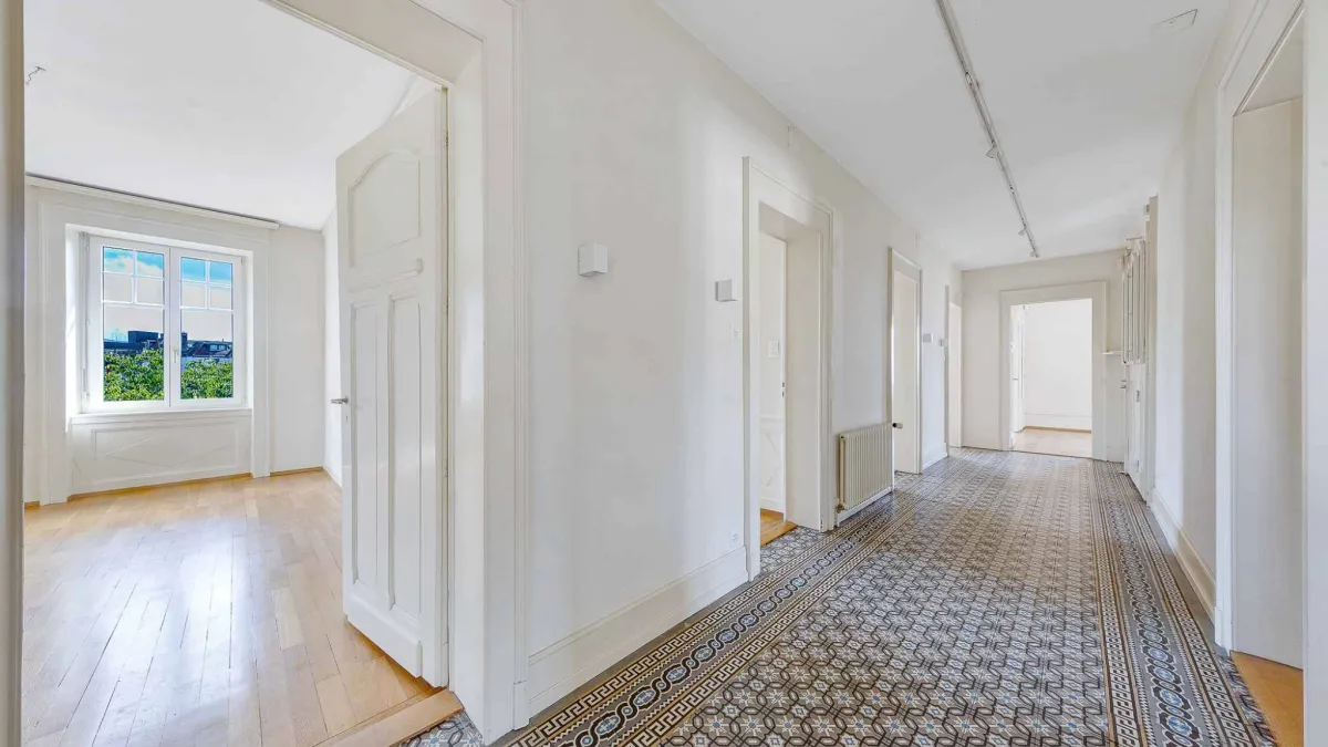 Appartement d'exception au dernier étage avec 2 balcons, à deux pas d'Ouchy