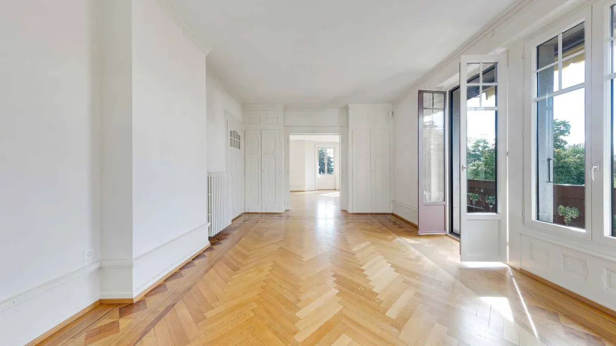 Appartement d'exception au dernier étage avec 2 balcons, à deux pas d'Ouchy