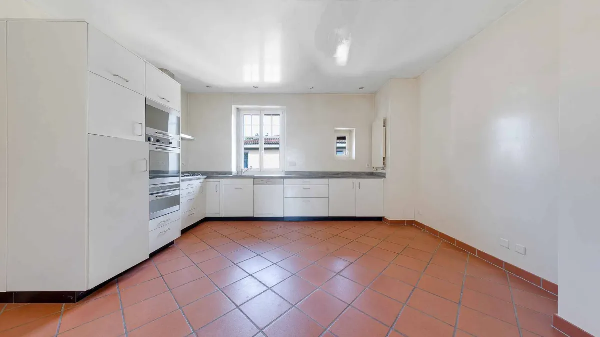 Appartement d'exception au dernier étage avec 2 balcons, à deux pas d'Ouchy