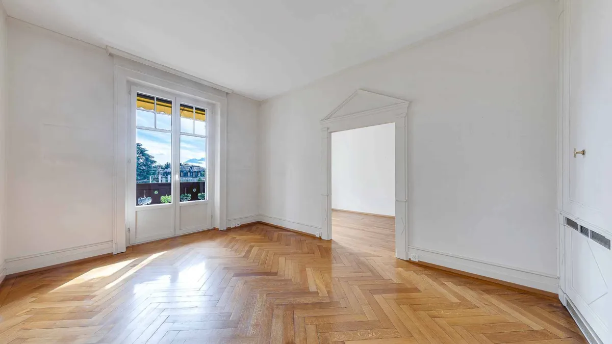 Appartement d'exception au dernier étage avec 2 balcons, à deux pas d'Ouchy