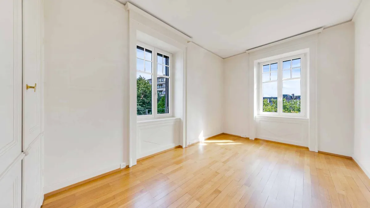 Appartement d'exception au dernier étage avec 2 balcons, à deux pas d'Ouchy
