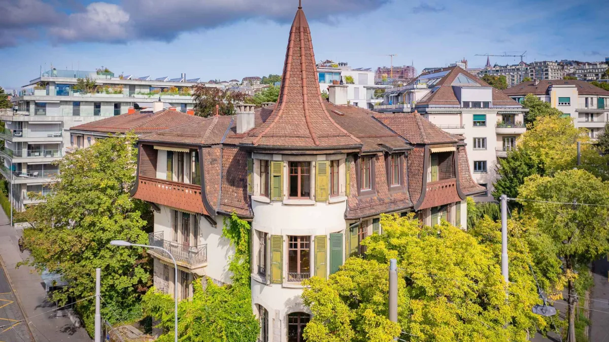 Appartement d'exception au dernier étage avec 2 balcons, à deux pas d'Ouchy