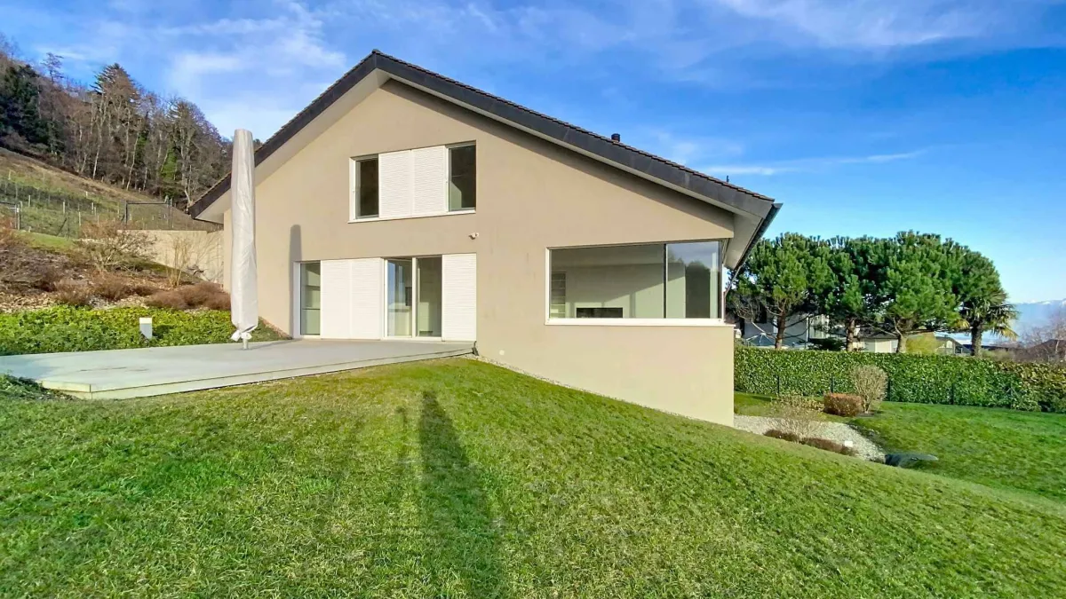 Villa contemporaine avec vue panoramique sur le lac