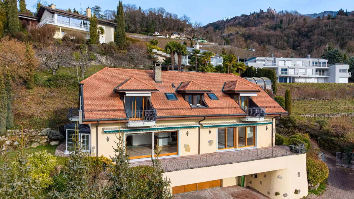 4.5 pièces de 147 m2 avec grande terrasse et jardin privatif