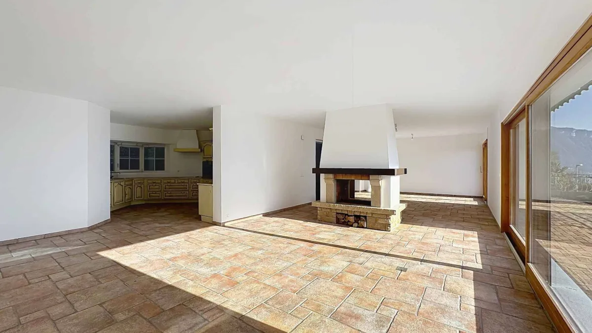 4.5 pièces de 147 m2 avec grande terrasse et jardin privatif