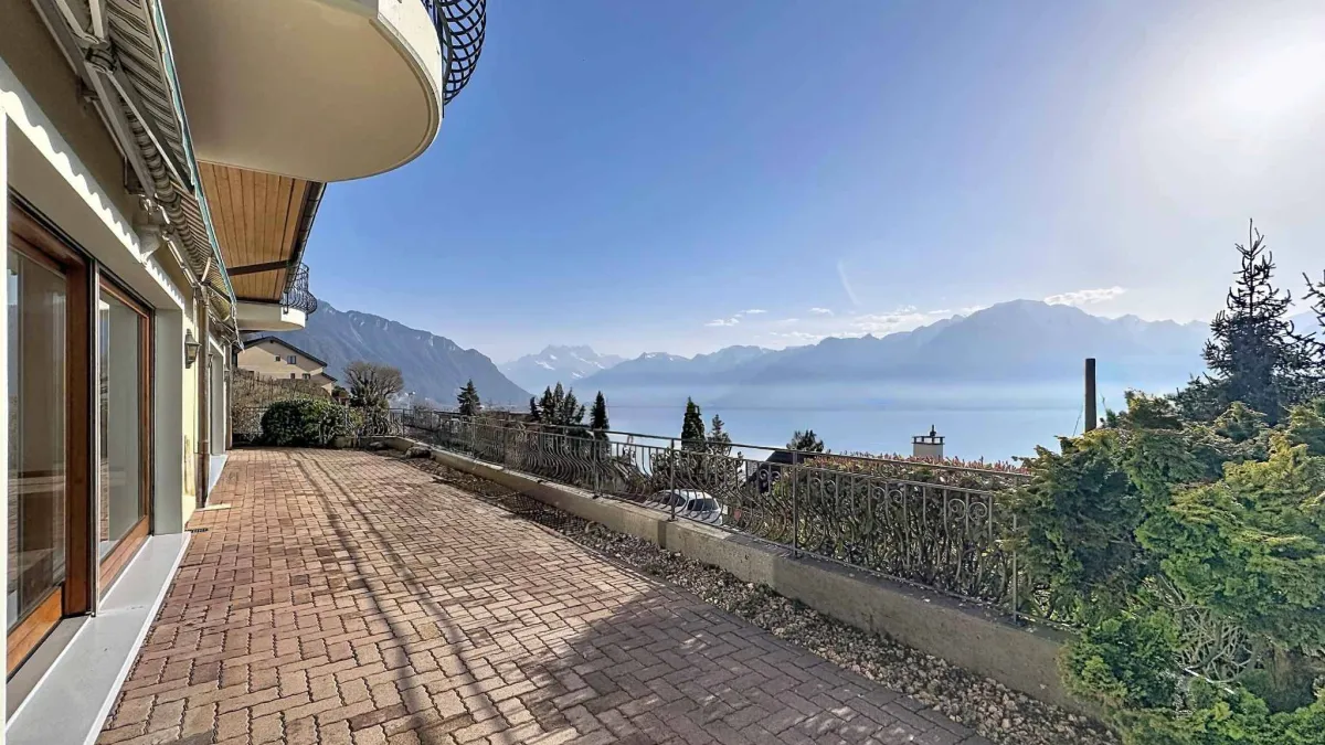 4.5 pièces de 147 m2 avec grande terrasse et jardin privatif