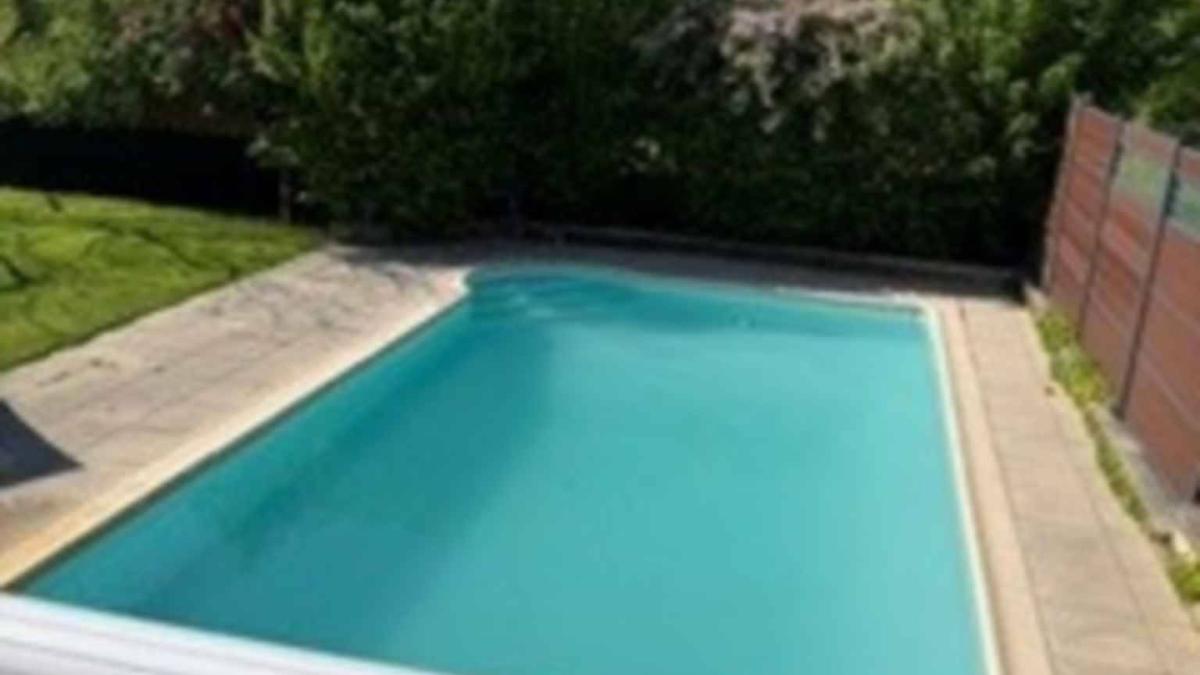 Villa de 8 pièces avec appartement indépendant et piscine extérieure
