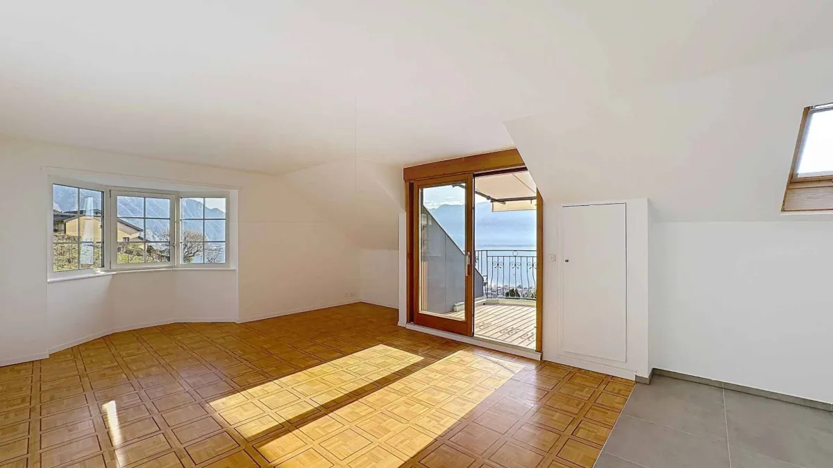 2 pièces de 66 m2 avec balcons + grande pièce annexe 
