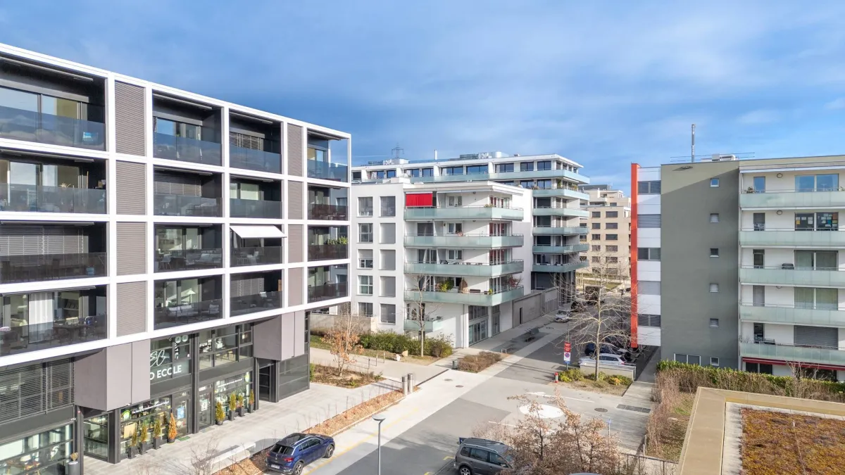 À louer de suite ou à convenir : Lumineuse arcade de 156 m² sur plusieurs niveaux