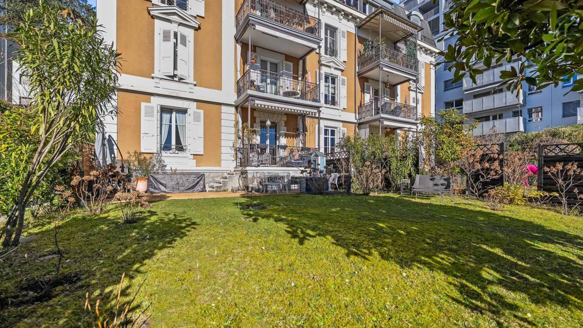 Aux portes de la ville : Bel appartement de 4.5 pièces avec jardin privatif
