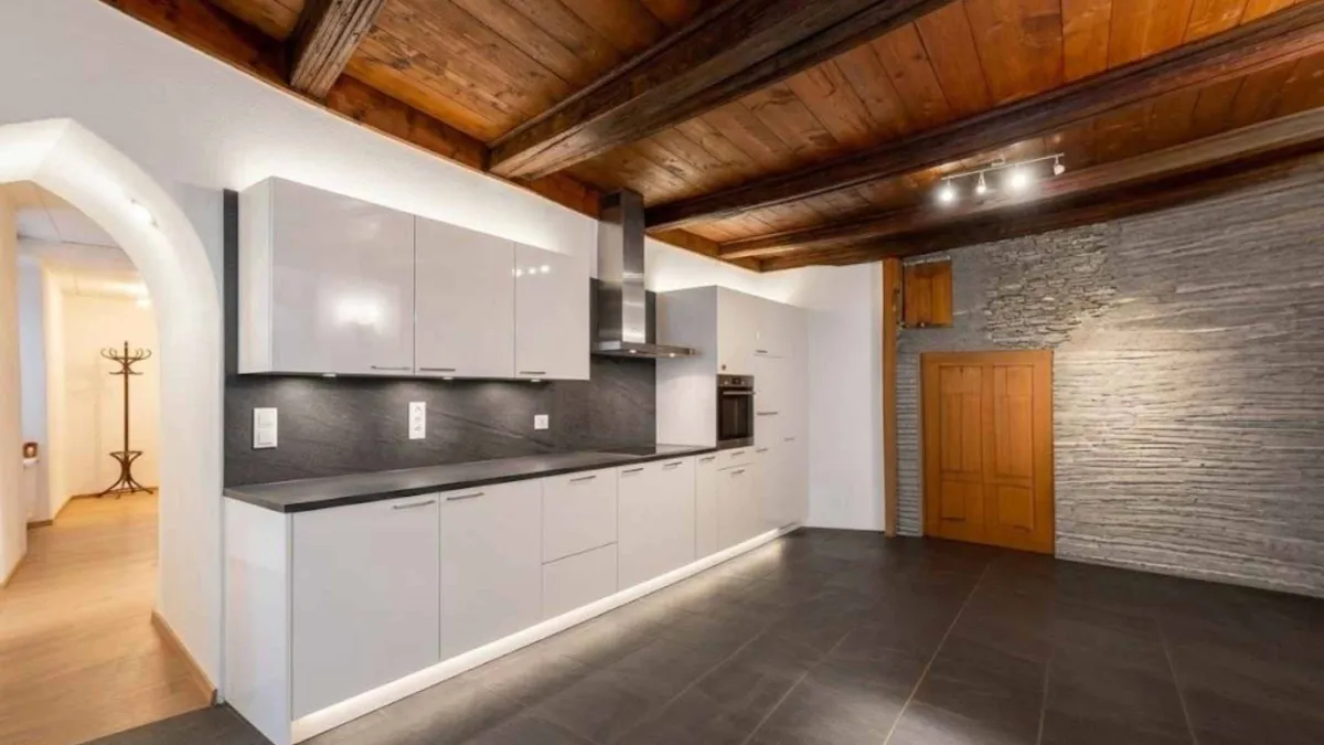 Appartement rénové avec cachet 