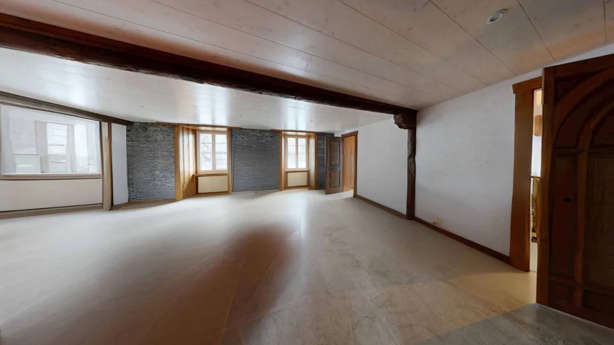 Spacieux appartement 4.5 pièces rénové - Cachet assuré 