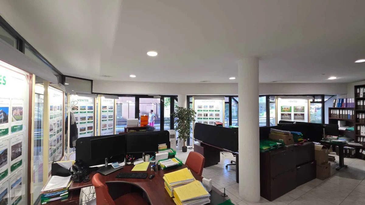 Bureau + dépôt  – Plein centre-ville