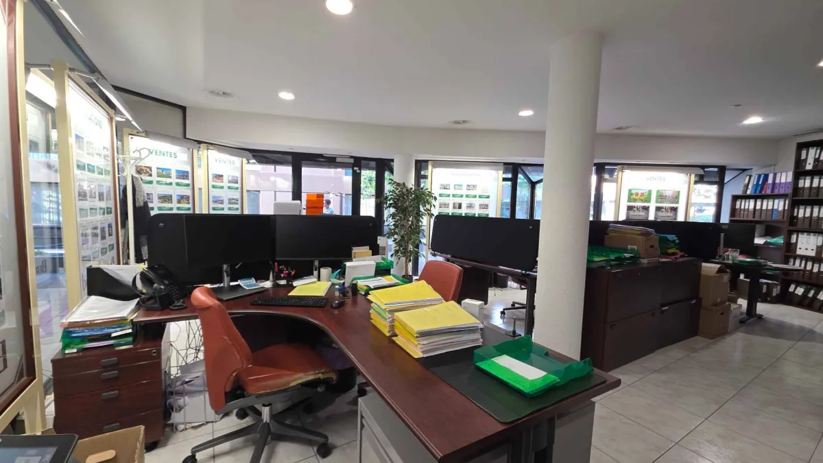 Bureau + dépôt  – Plein centre-ville
