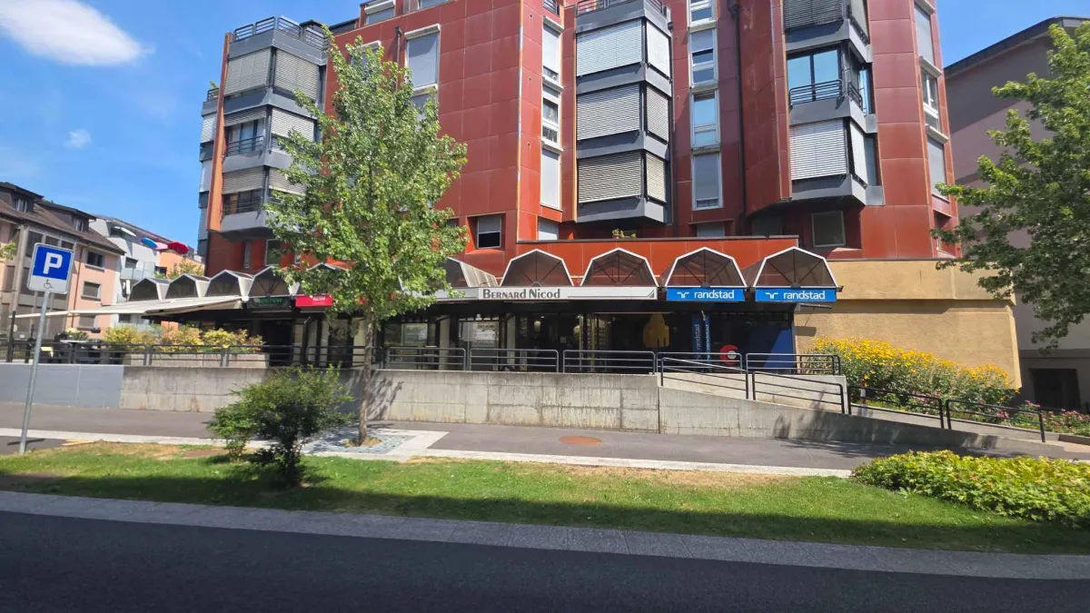 Bureau + dépôt  – Plein centre-ville
