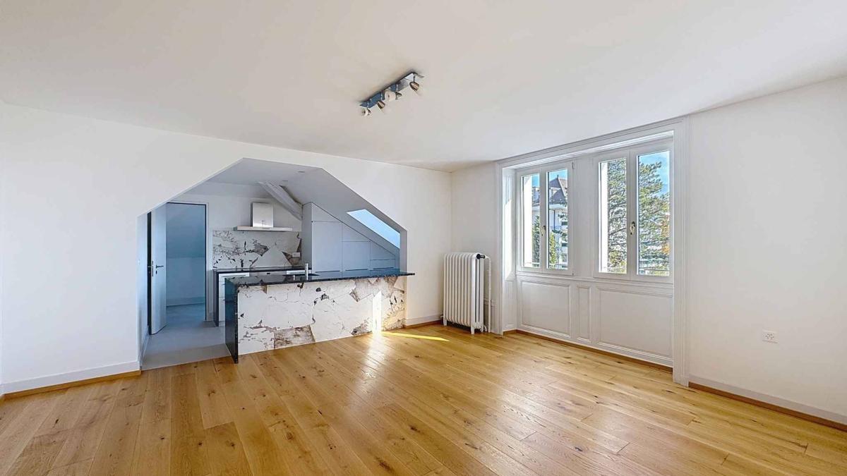 Superbe 2.5 p de 130 m2 hab. - Dernier étage