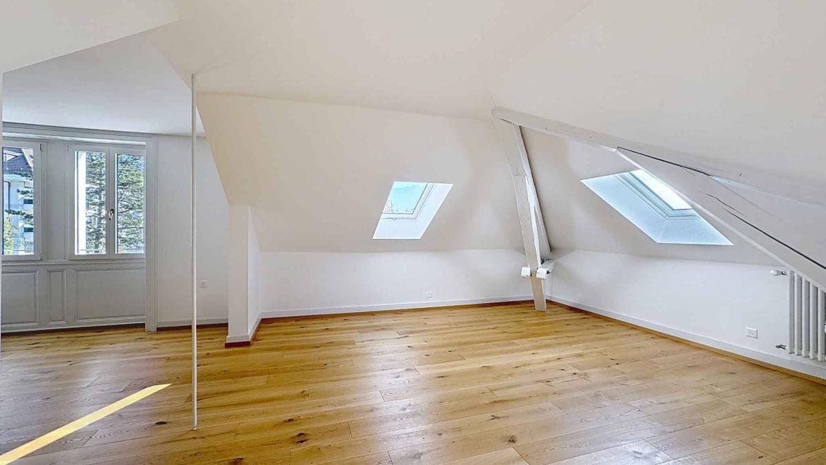 Superbe 2.5 p de 130 m2 hab. - Dernier étage