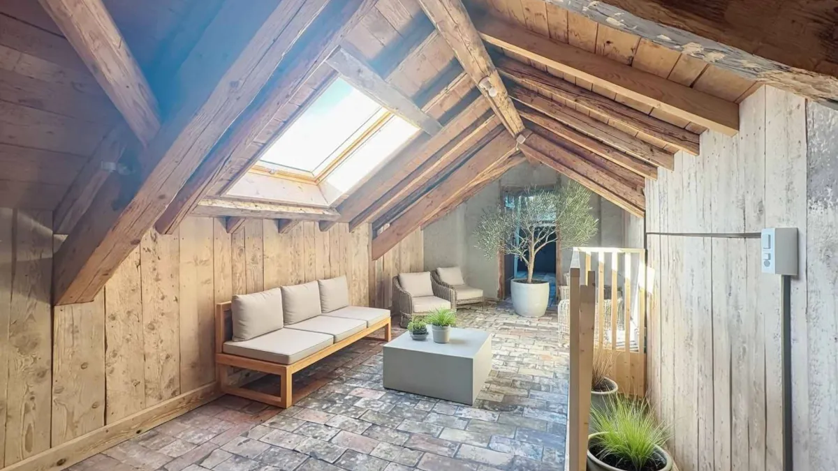 Dernier étage - Spacieux 3.5 pces 99 m2 + combles dans un immeuble ancien rénové
