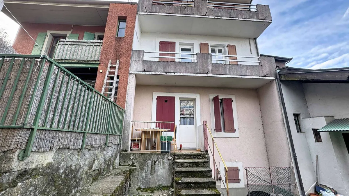 Charmant immeuble de 3 appartements