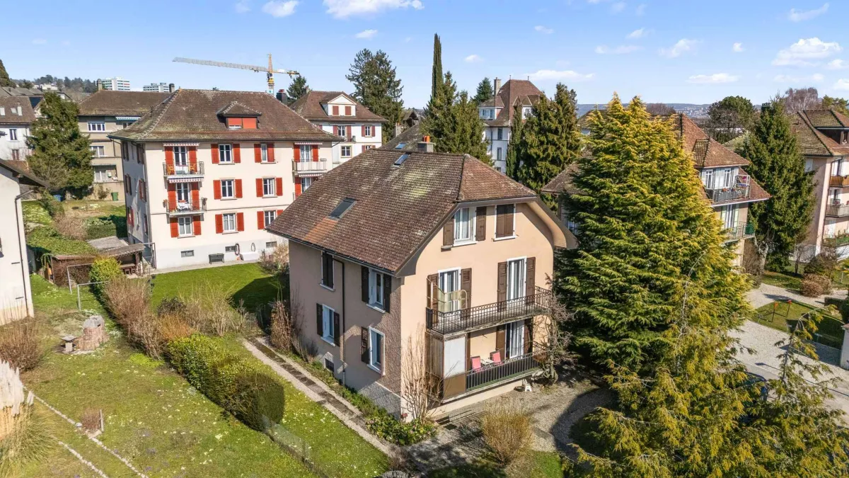 Appartement de 3.5 pièces &
espace indépendant sous combles