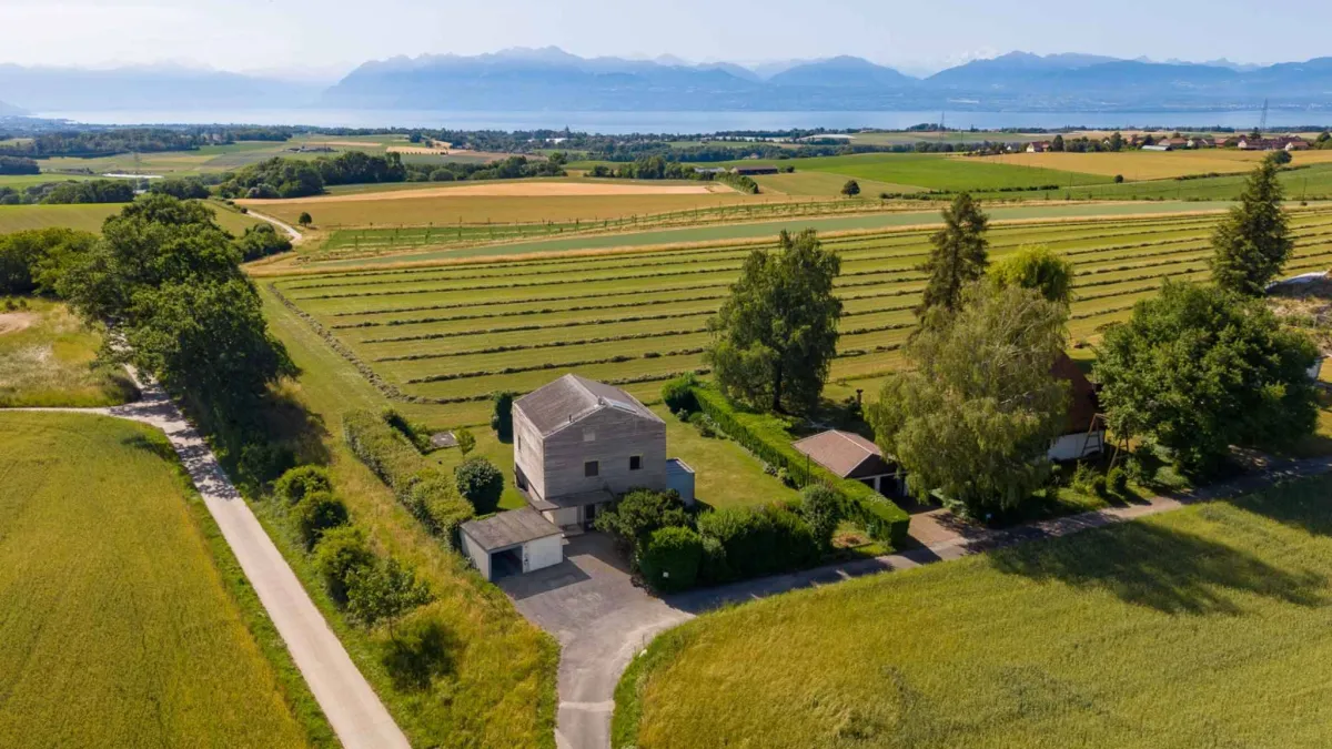 Belle maison avec vue lac et Mont-Blanc         4 chambres - Grand jardin