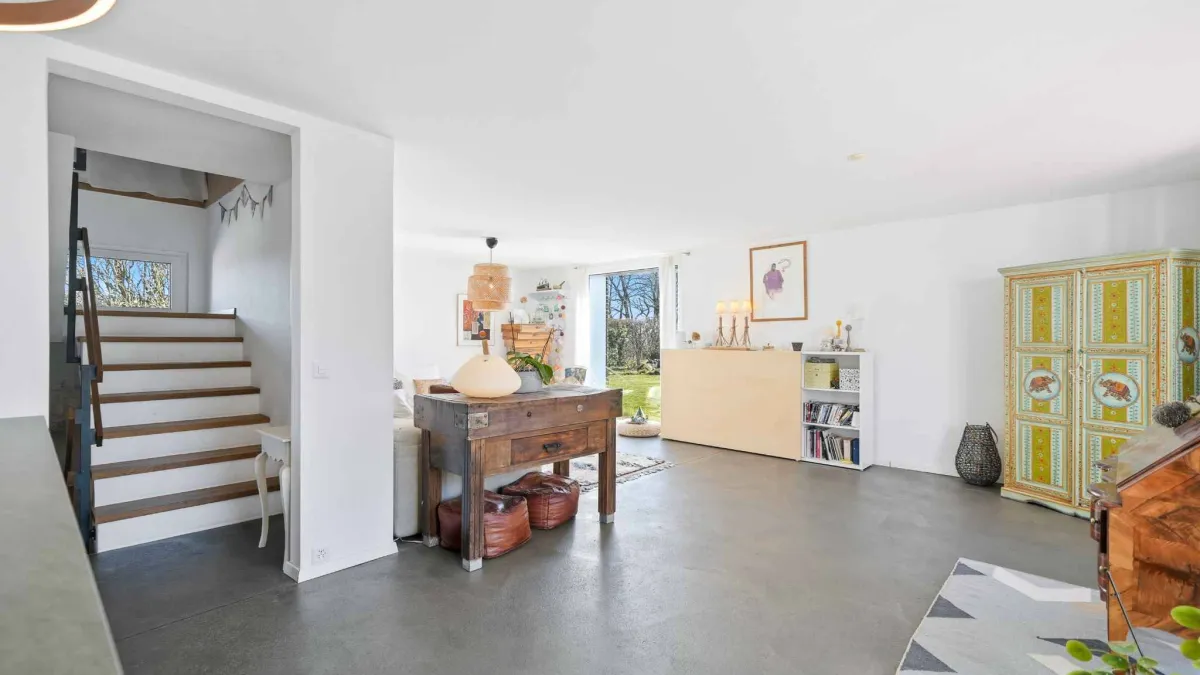 Belle maison avec vue lac et Mont-Blanc         4 chambres - Grand jardin