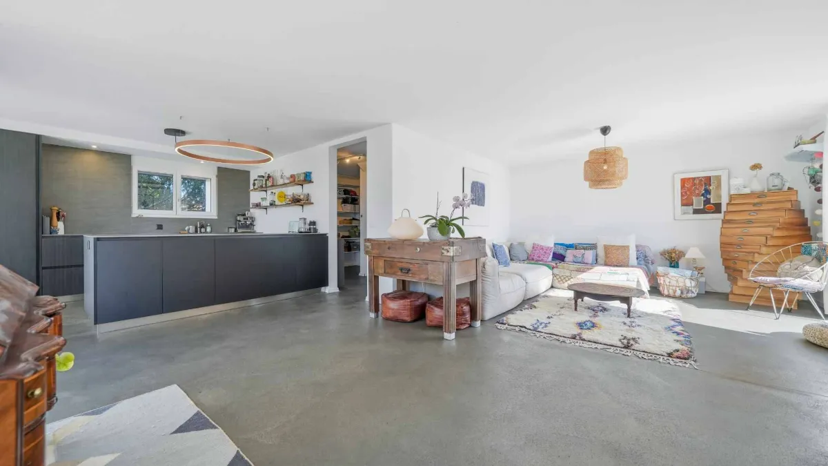 Belle maison avec vue lac et Mont-Blanc         4 chambres - Grand jardin