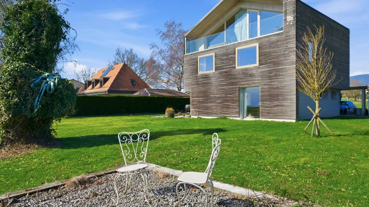 Belle maison avec vue lac et Mont-Blanc         4 chambres - Grand jardin