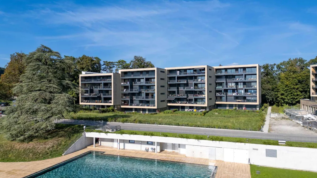 ATTIQUE NEUF DE STANDING 5.5 P VUE PLONGEANTE SUR LE LAC