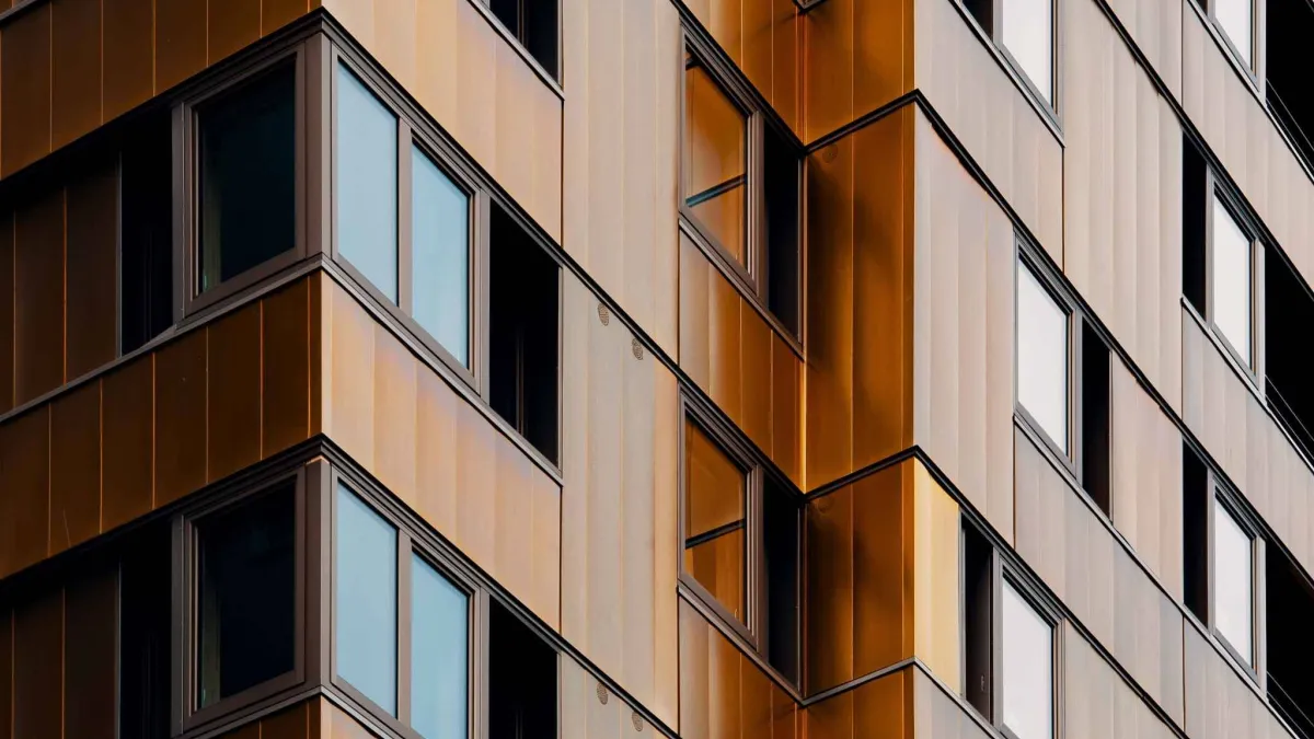 Bâtiment administratif en PPE loué à vendre