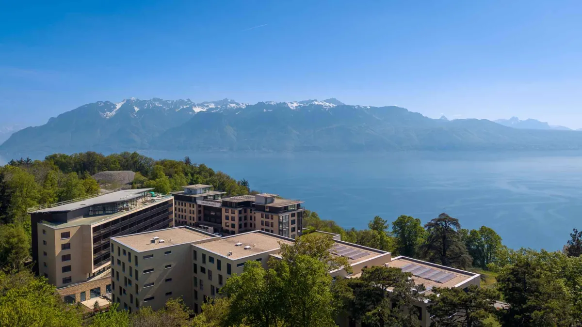 RARE ! 2.5 p avec grand balcon - Dernier étage - Vue plongeante sur le Lac