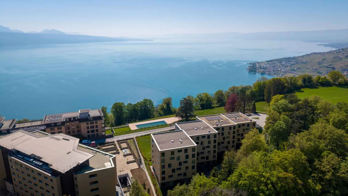 RARE ! 2.5 p avec grand balcon - Dernier étage - Vue plongeante sur le Lac