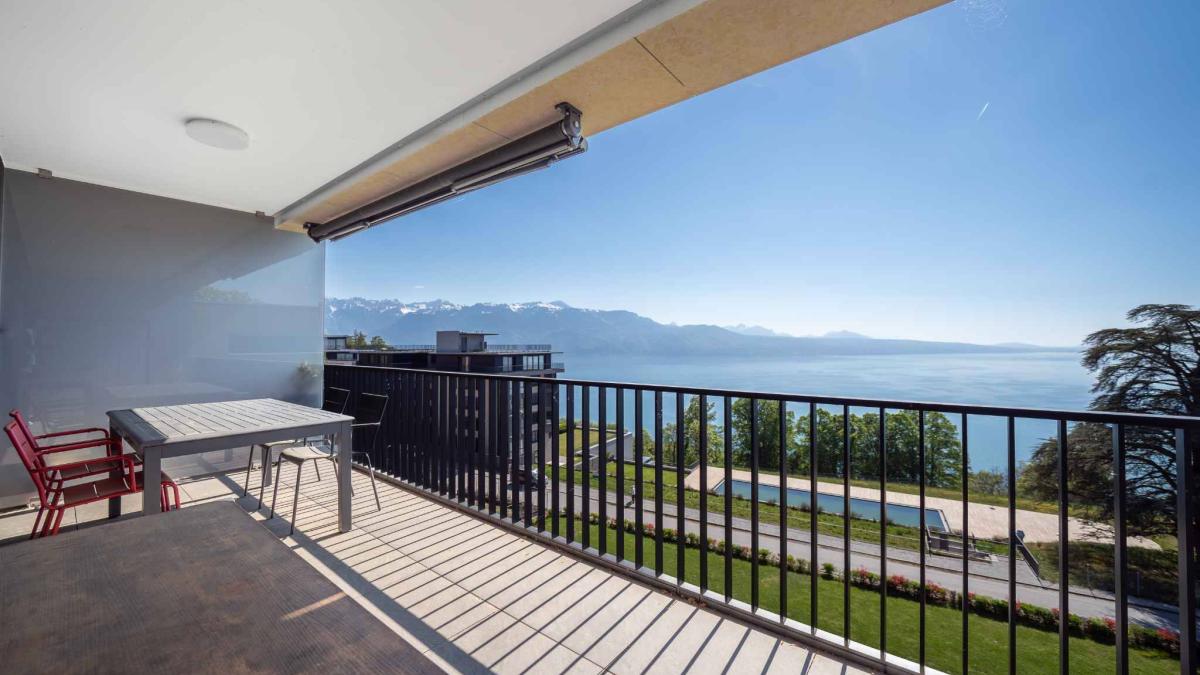 Véritable petit bijou de 2.5 p avec grand balcon et vue époustouflante sur le Lac