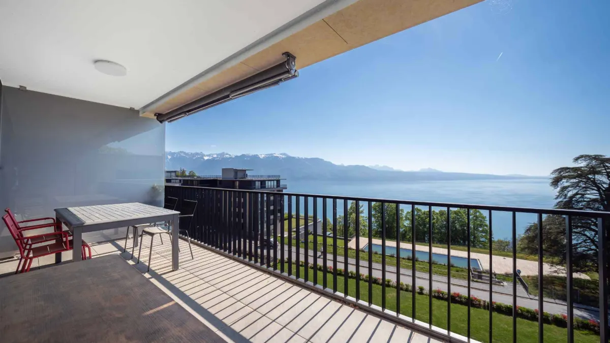 RARE ! 2.5 p avec grand balcon - Dernier étage - Vue plongeante sur le Lac 