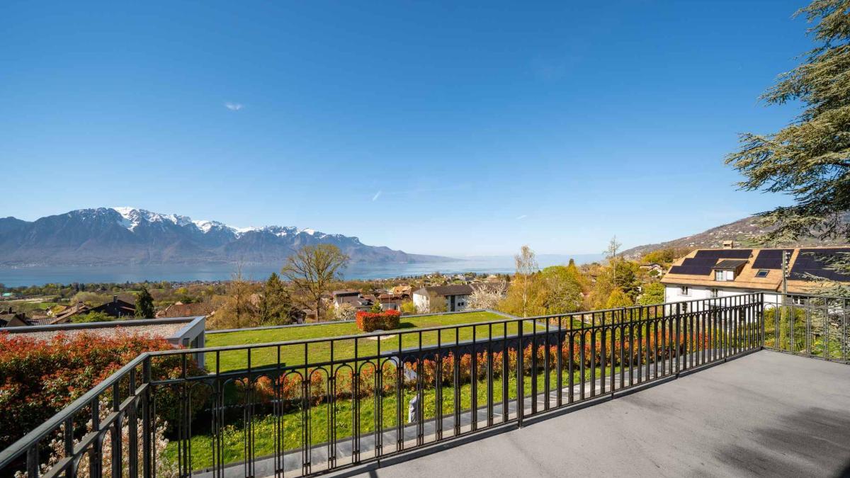 Belle Demeure classique début XXème - Superbe vue sur le lac -  Ultra centrée 