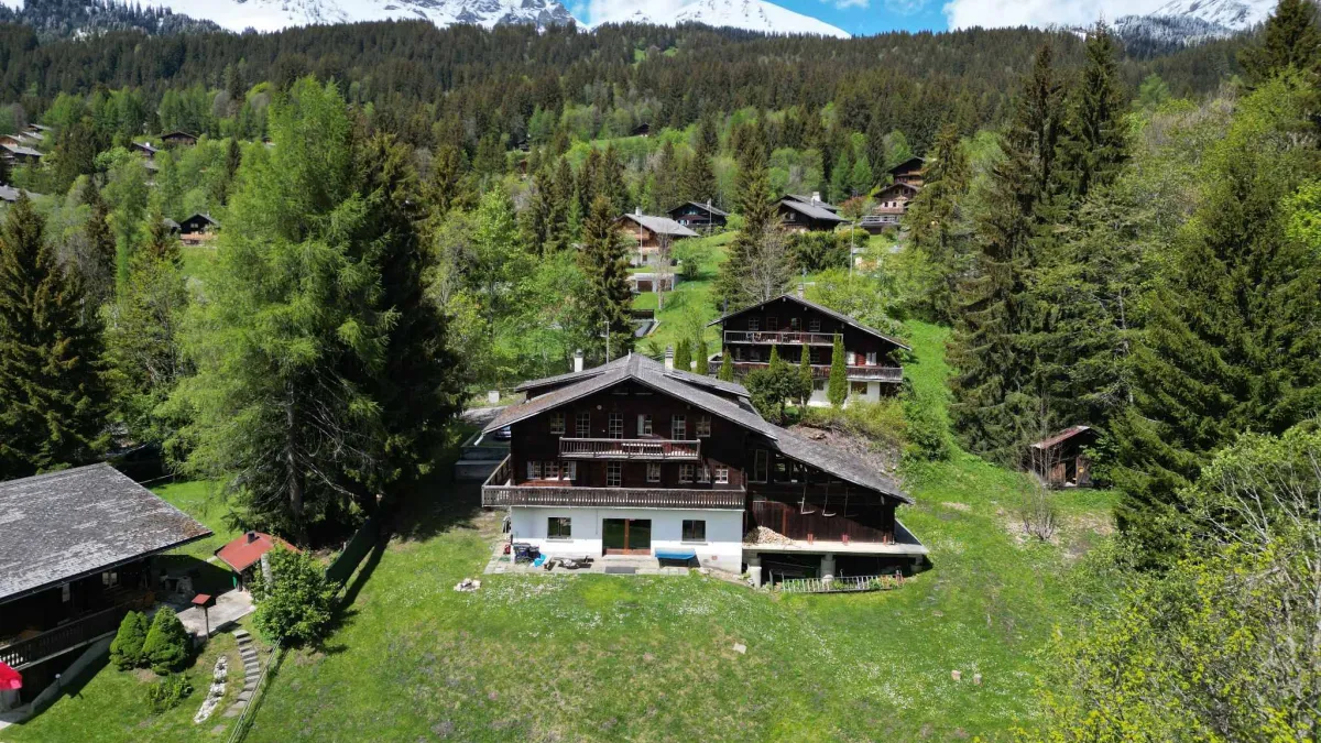 Authentique chalet de montagne avec vaste capacité d’hébergement