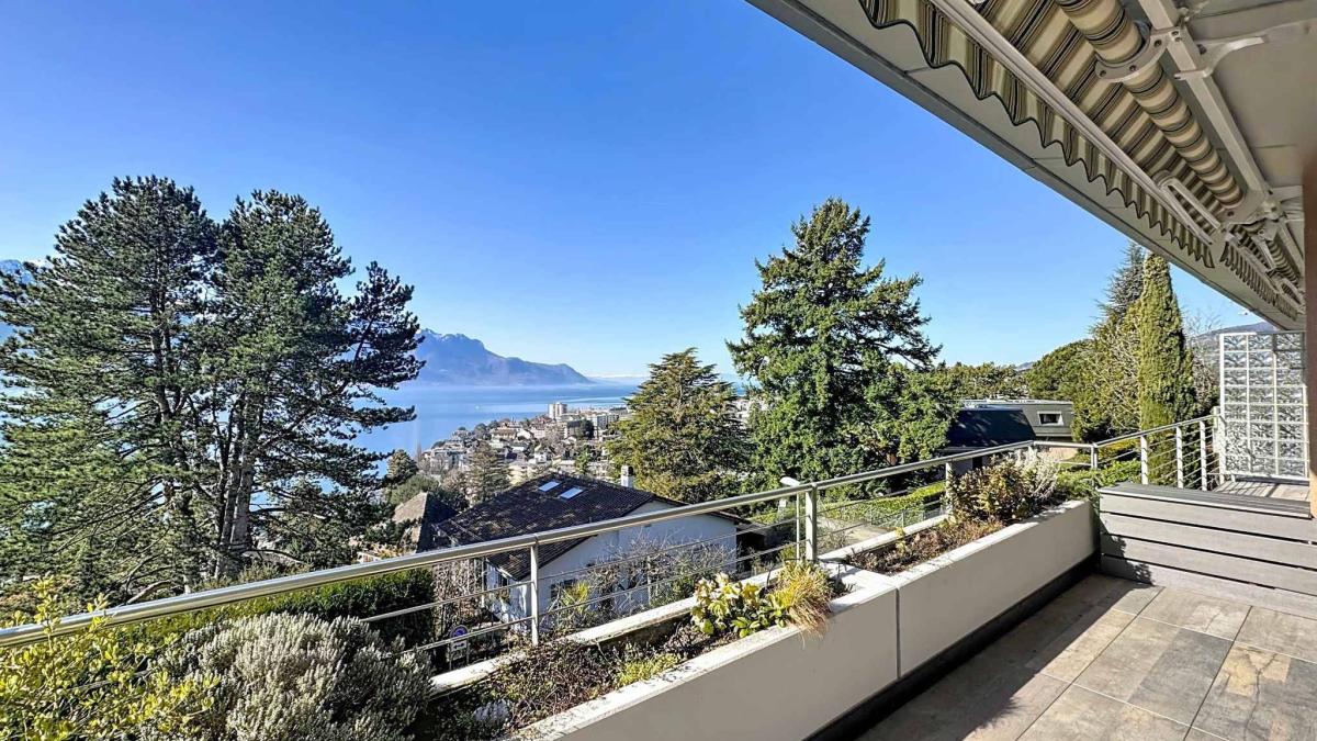 Superbe 3.5 pièces face au Lac avec grand balcon