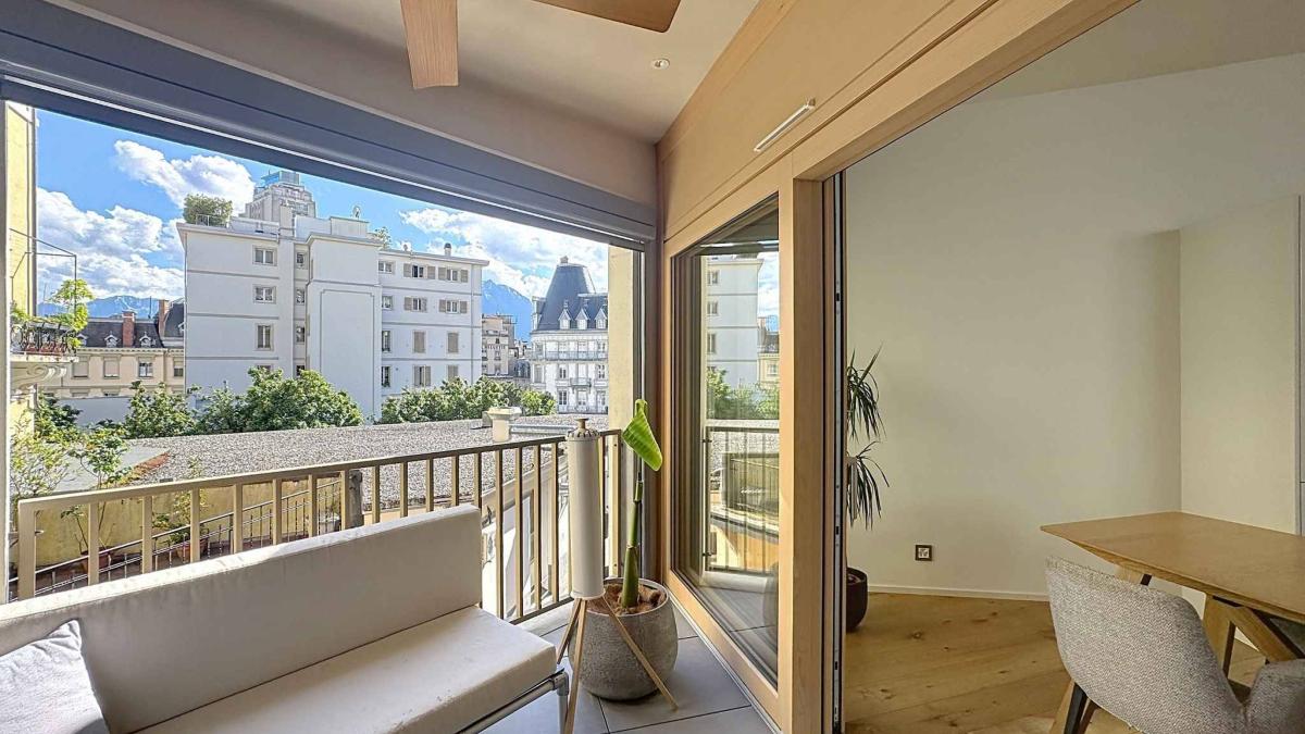 2.5 pièces Style Loft avec Loggia - Ultra Centré
