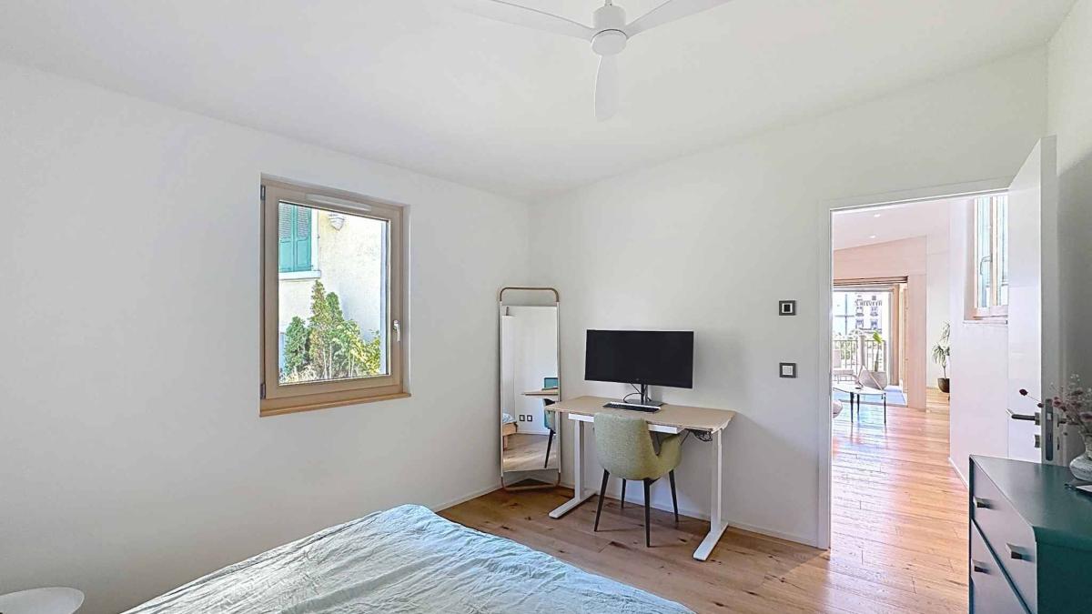 2.5 pièces Style Loft avec Loggia - Ultra Centré