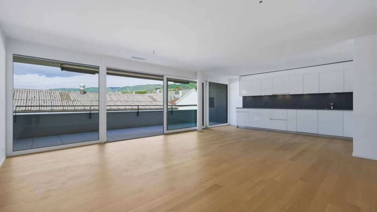 Appartement neuf traversant de 4.5 pièces avec deux balcons 