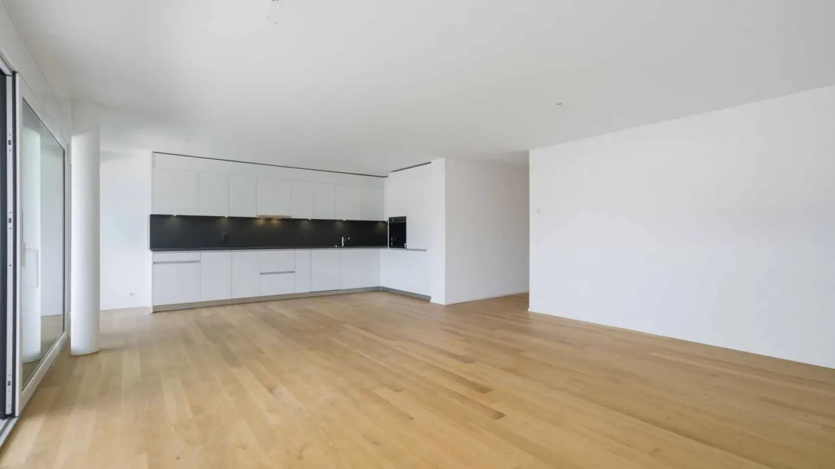 Appartement neuf traversant de 4.5 pièces avec deux balcons 
