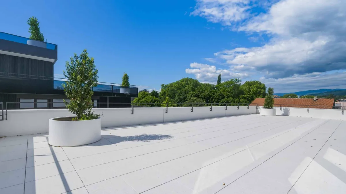Appartement neuf de  standing - 4.5 pièces en angle avec terrasse de 164m²