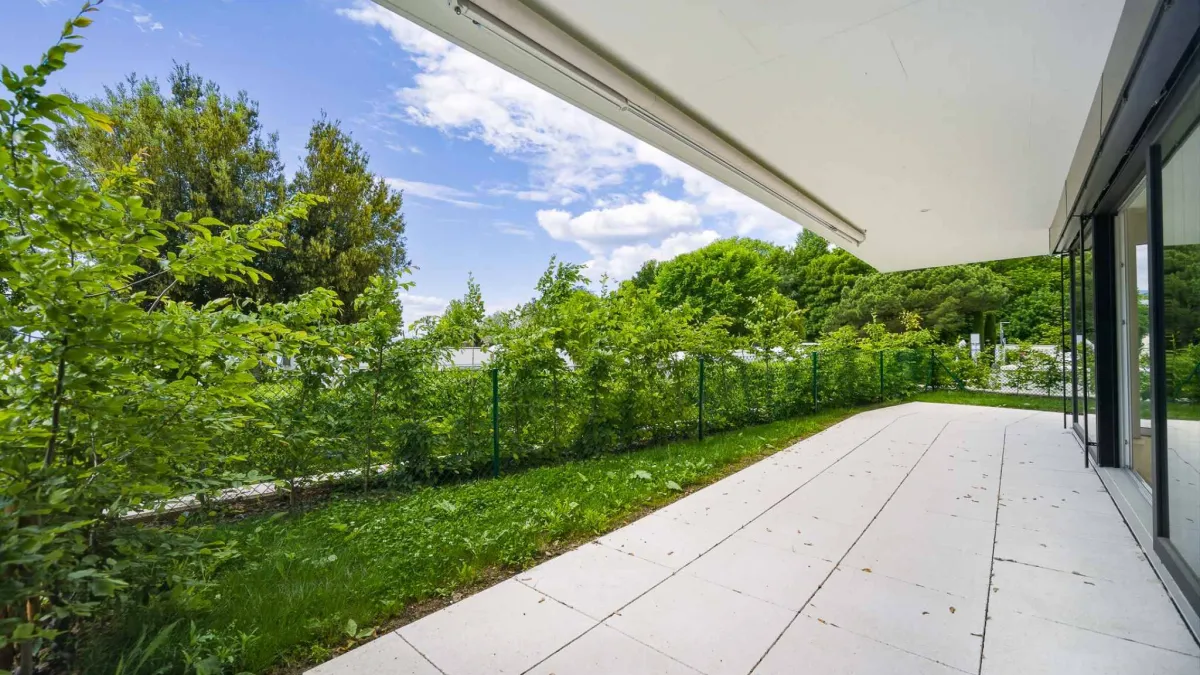 Appartement neuf de standing - 5.5 pièces en angle avec terrasse et jardin privatif