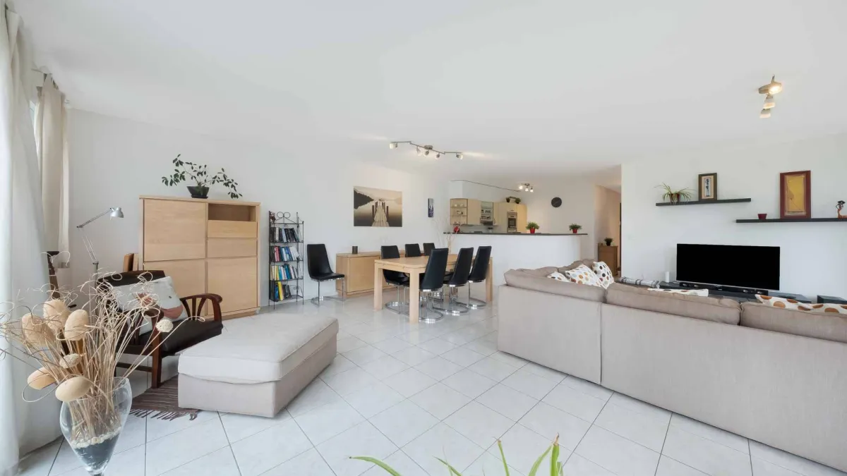 Appartement de 4.5 pièces situé à cinq minutes à pieds du bord du lac 