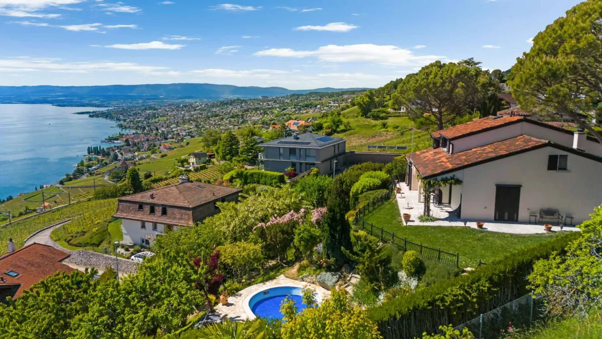 Élégante villa provençale avec piscine et vue panoramique sur le bassin lémanique et les Alpes