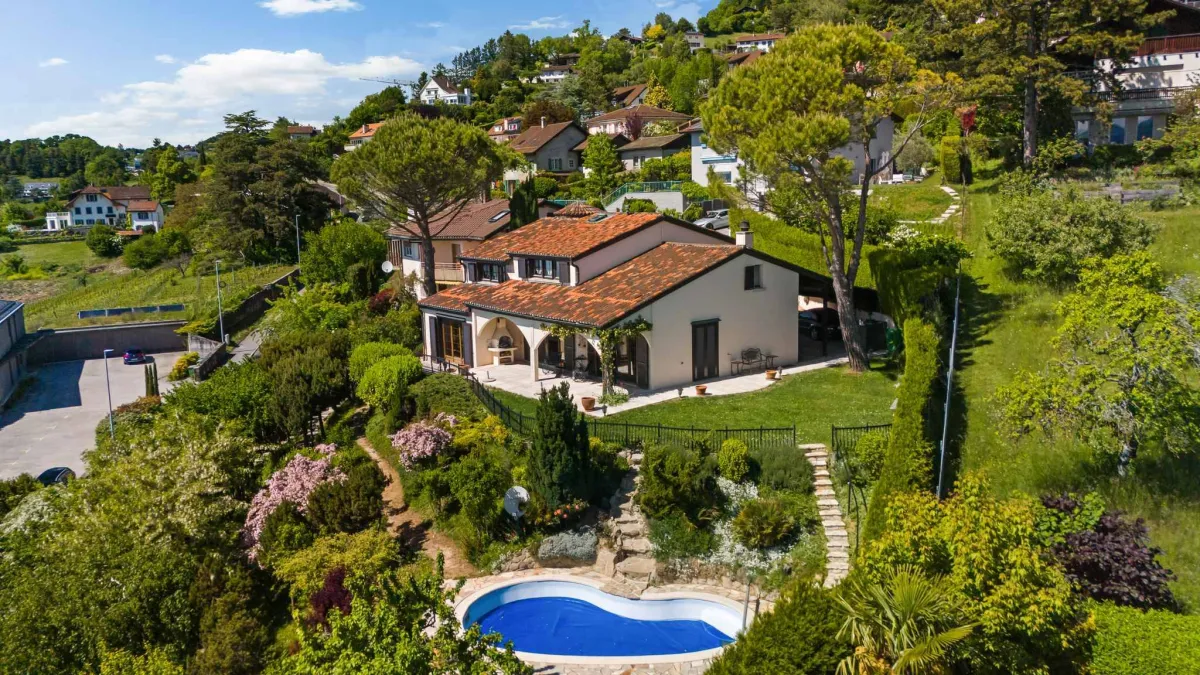 Élégante villa provençale avec piscine et vue panoramique sur le bassin lémanique et les Alpes