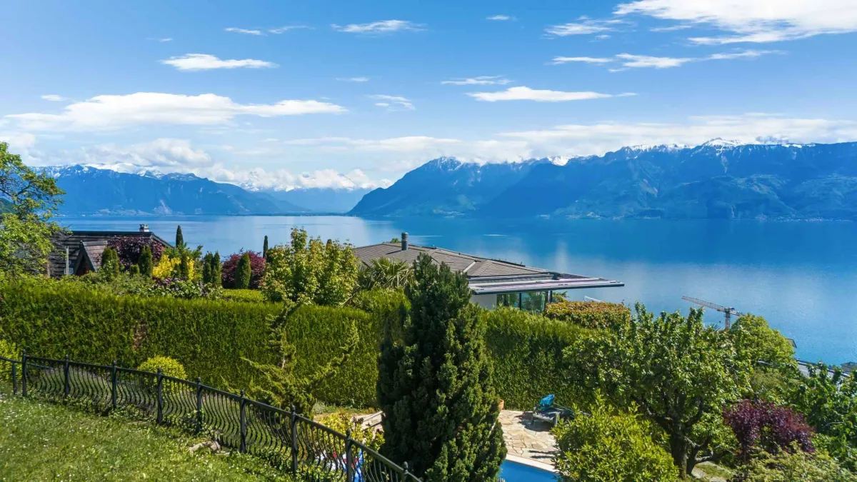 Élégante villa provençale avec piscine et vue panoramique sur le bassin lémanique et les Alpes