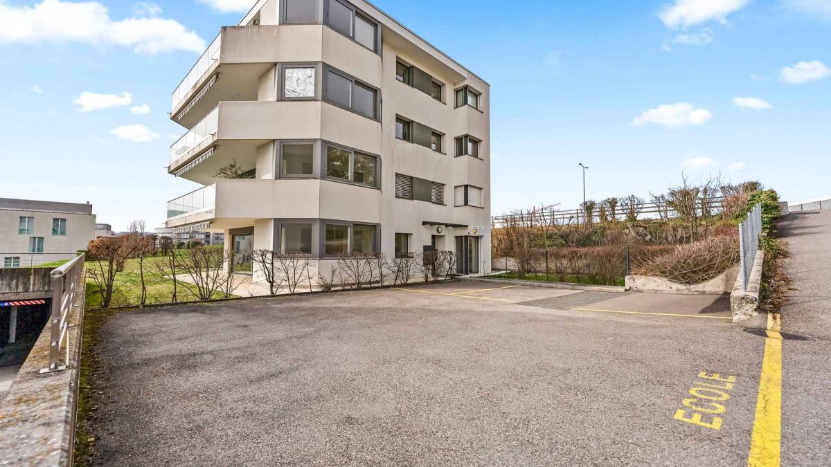 Surface commerciale d’exception avec jardin 
