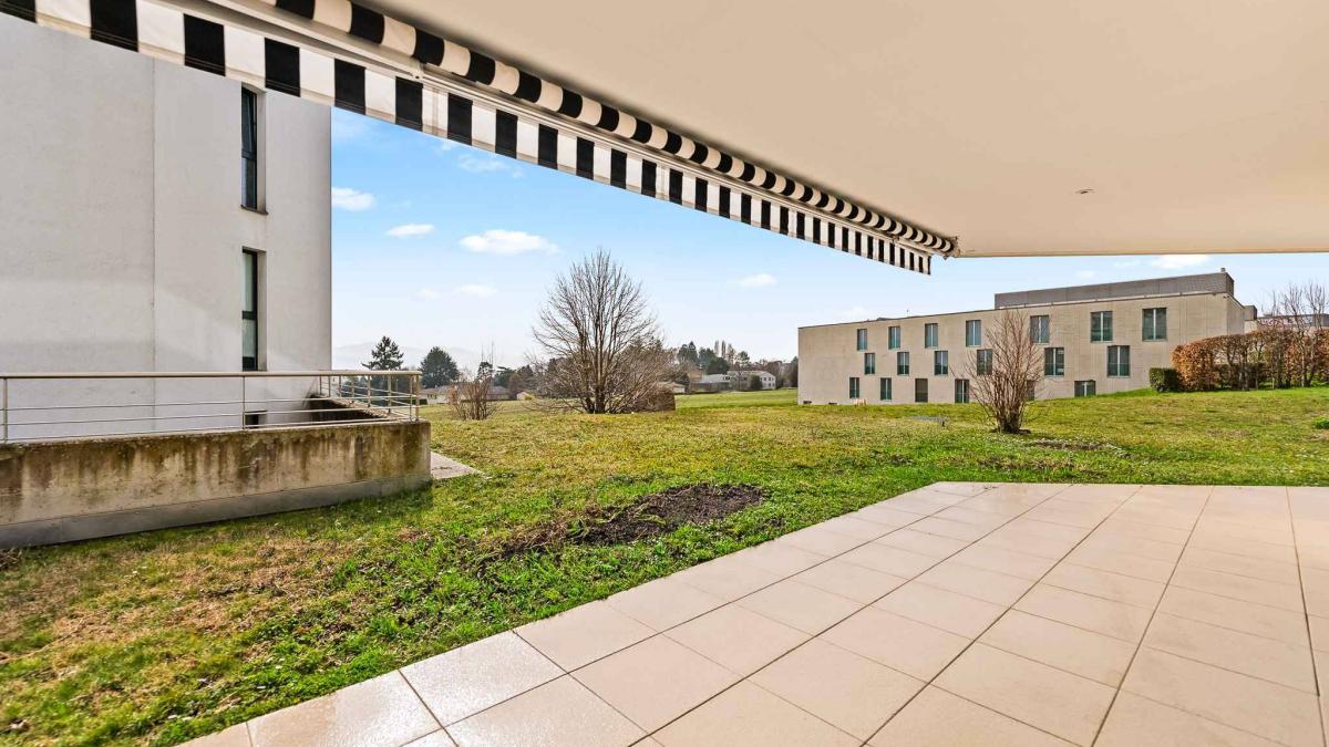 Surface commerciale d’exception avec jardin 