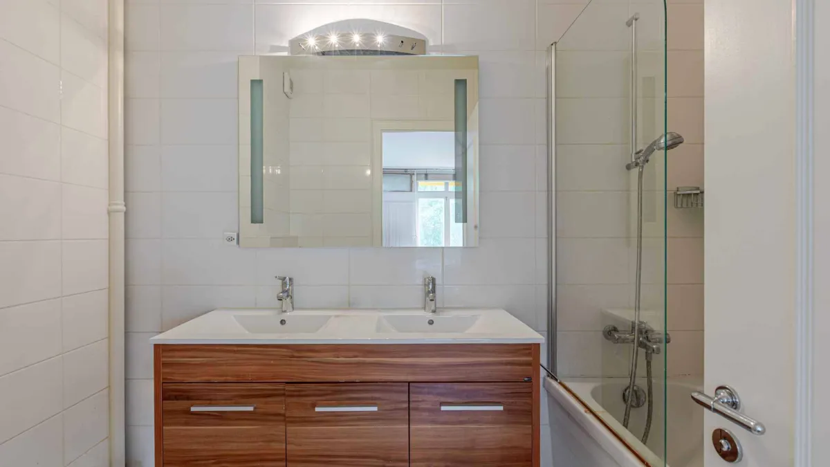 APPARTEMENT LUMINEUX DE 4 PIÈCES